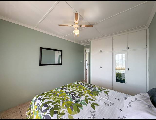 2 BEDROOM APARTMENT FOR SALE IN AMANZIMTOTI